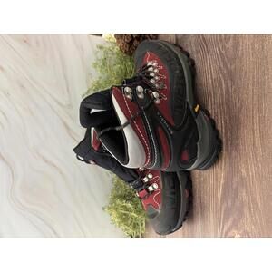 Women’s Merrell Gortex Vibram Boot, Size 8.5